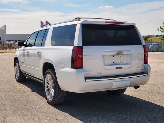 2019 Chevrolet Suburban Premier photo 3