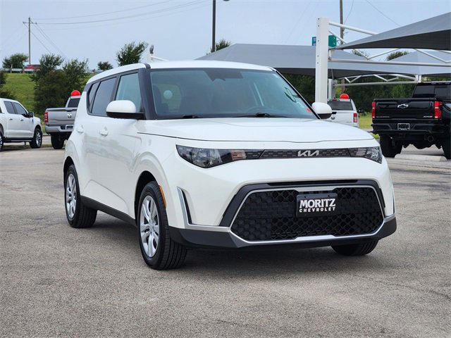 2023 Kia Soul LX photo 3