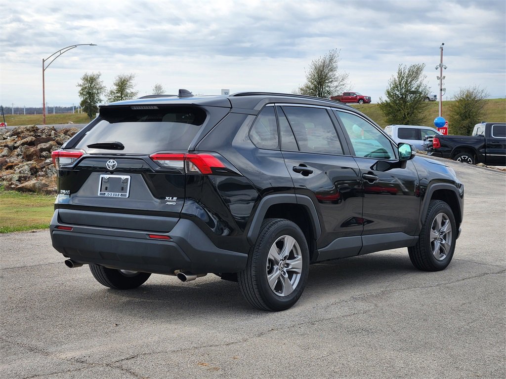 2024 Toyota RAV4 XLE photo 4