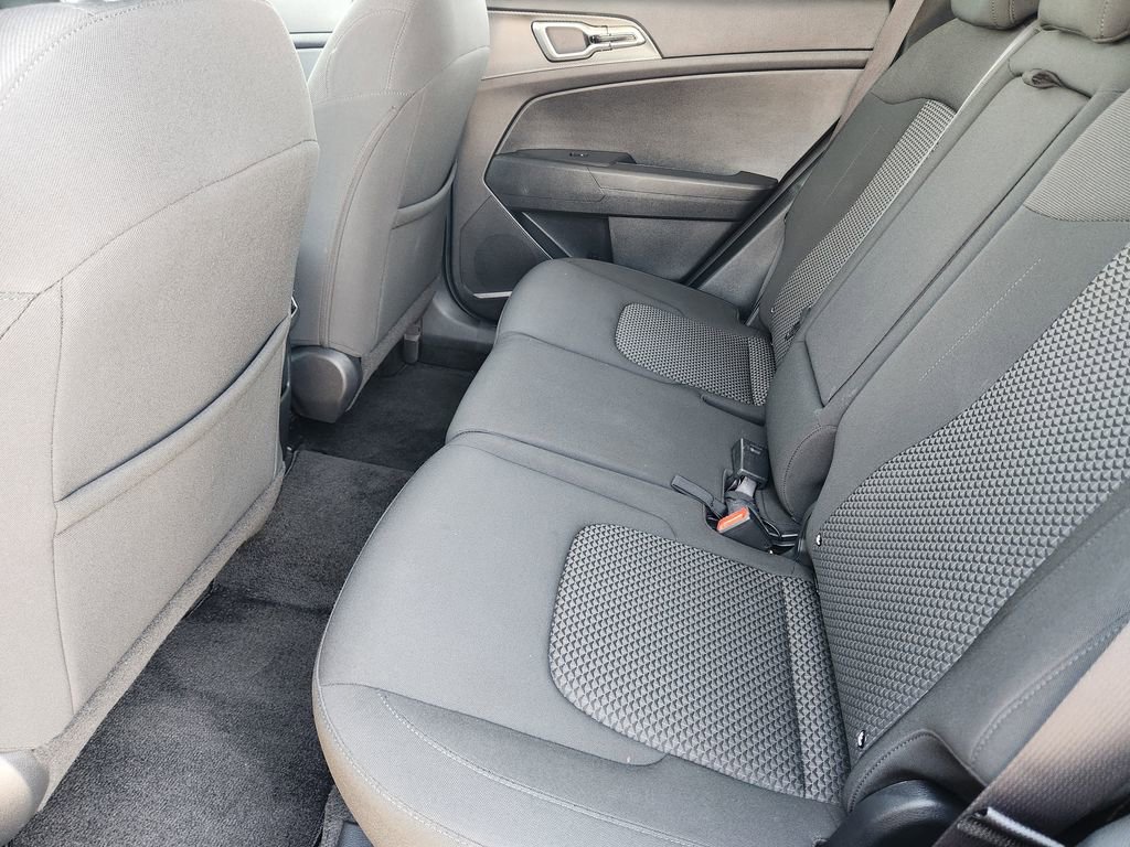 2025 Kia Sportage LX - Photo 29