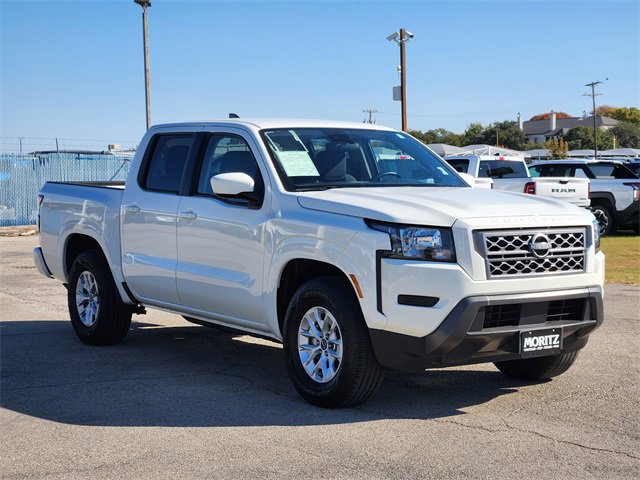 2024 Nissan Frontier SV photo 3