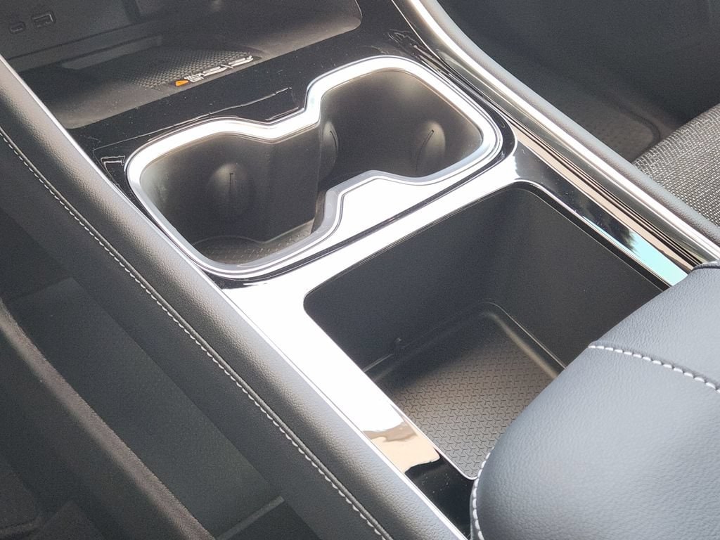 2027 Chevrolet Traverse LT - Photo 15