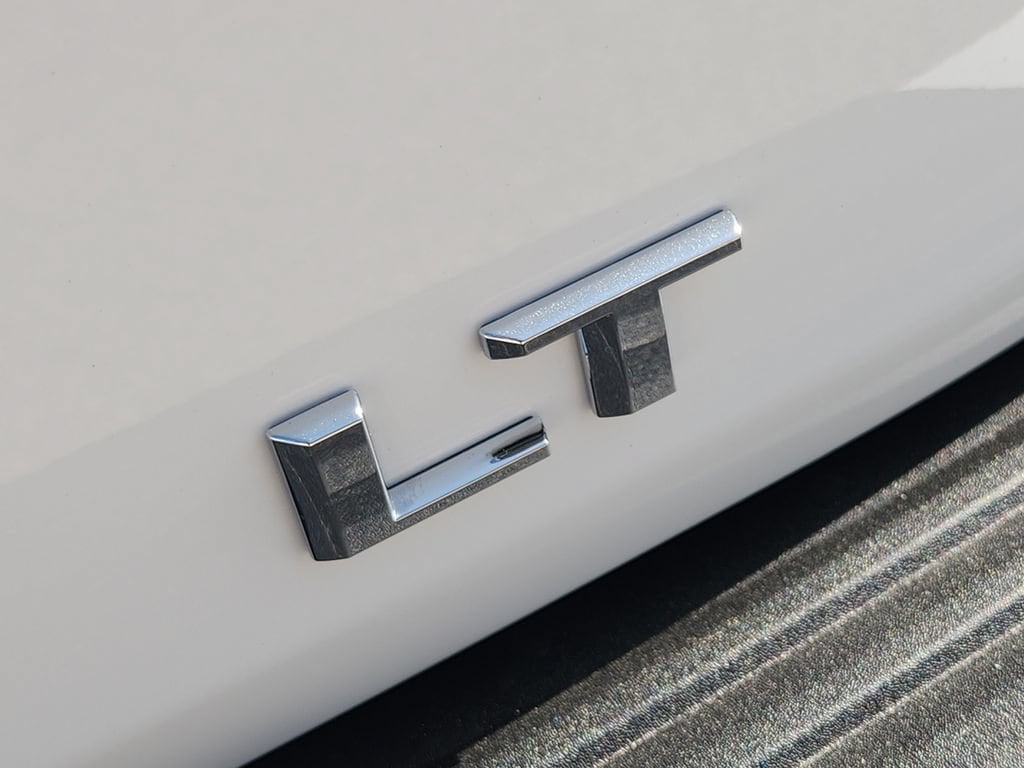 2026 Chevrolet Suburban LT - Photo 7