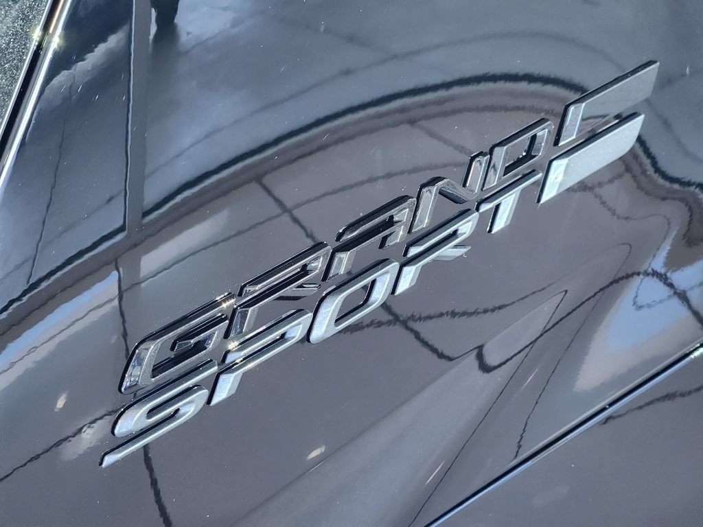 2027 Chevrolet Corvette 2LT - Photo 8
