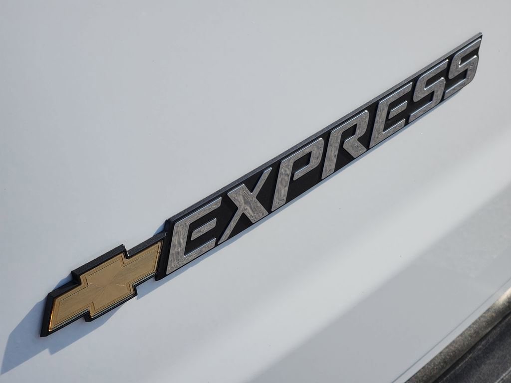 2025 Chevrolet Express Cargo Work Van - Photo 8