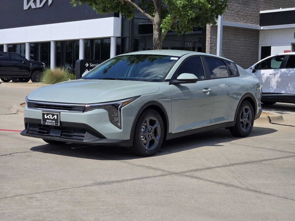 New 2026 Kia K4 LXS Sedan