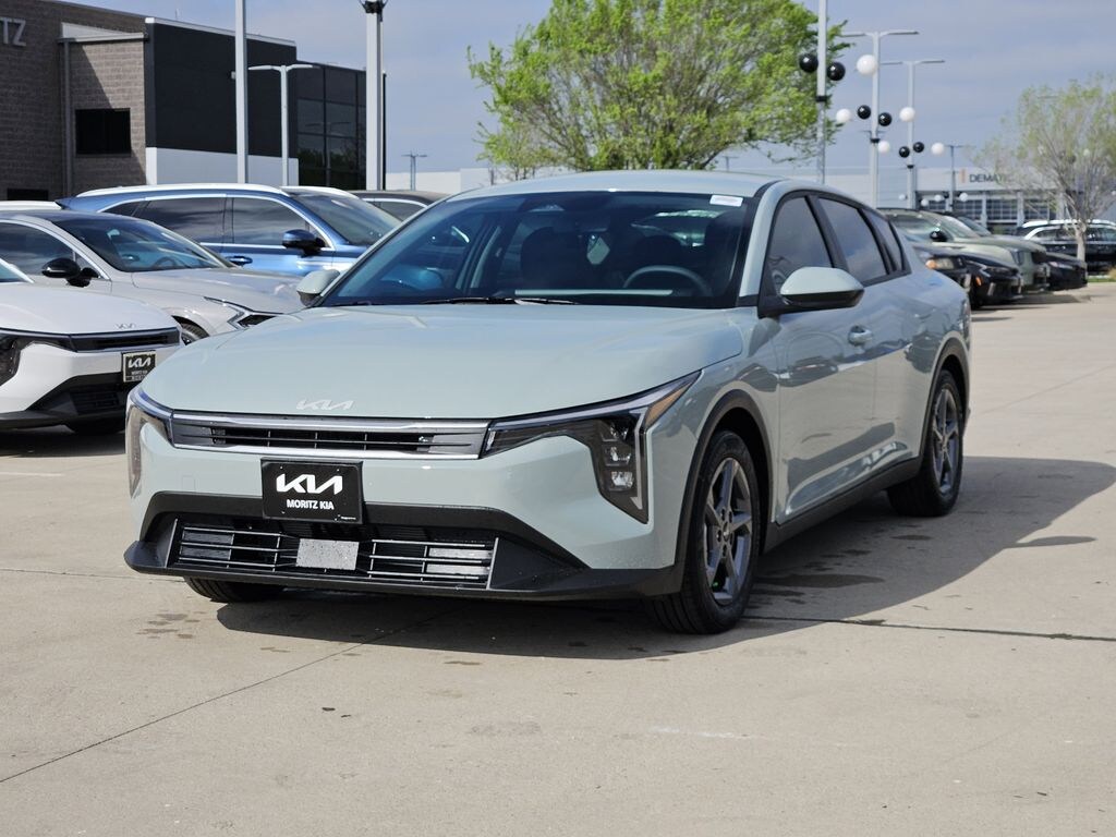 New 2026 Kia K4 LXS Sedan