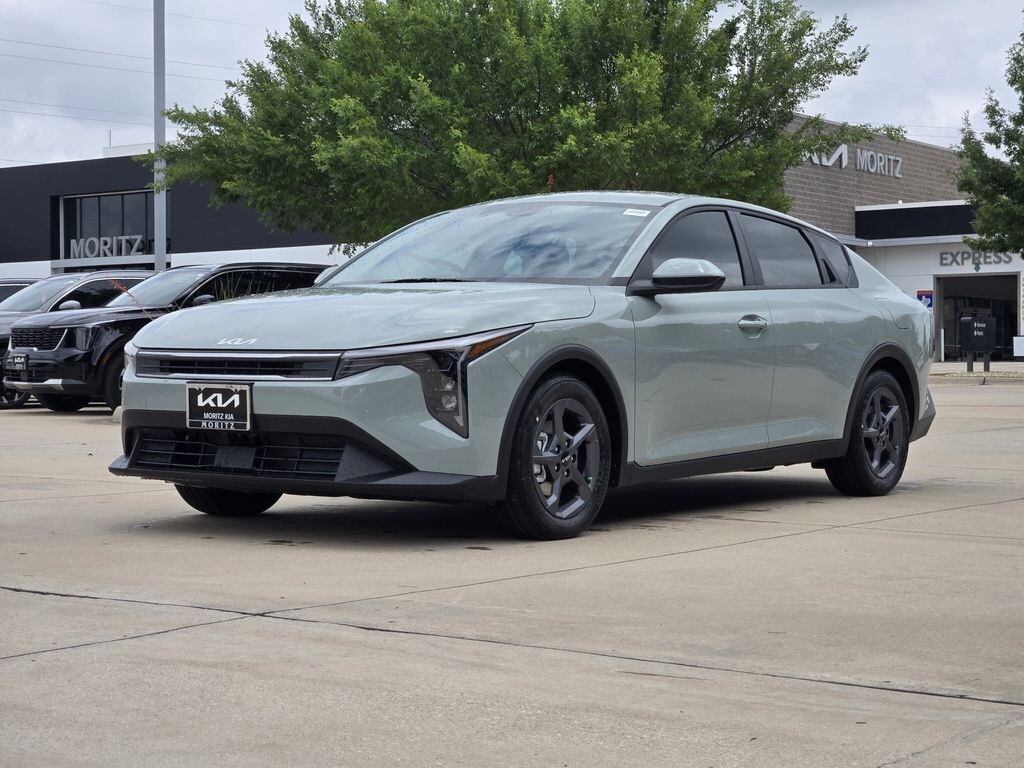 New 2026 Kia K4 LXS Sedan