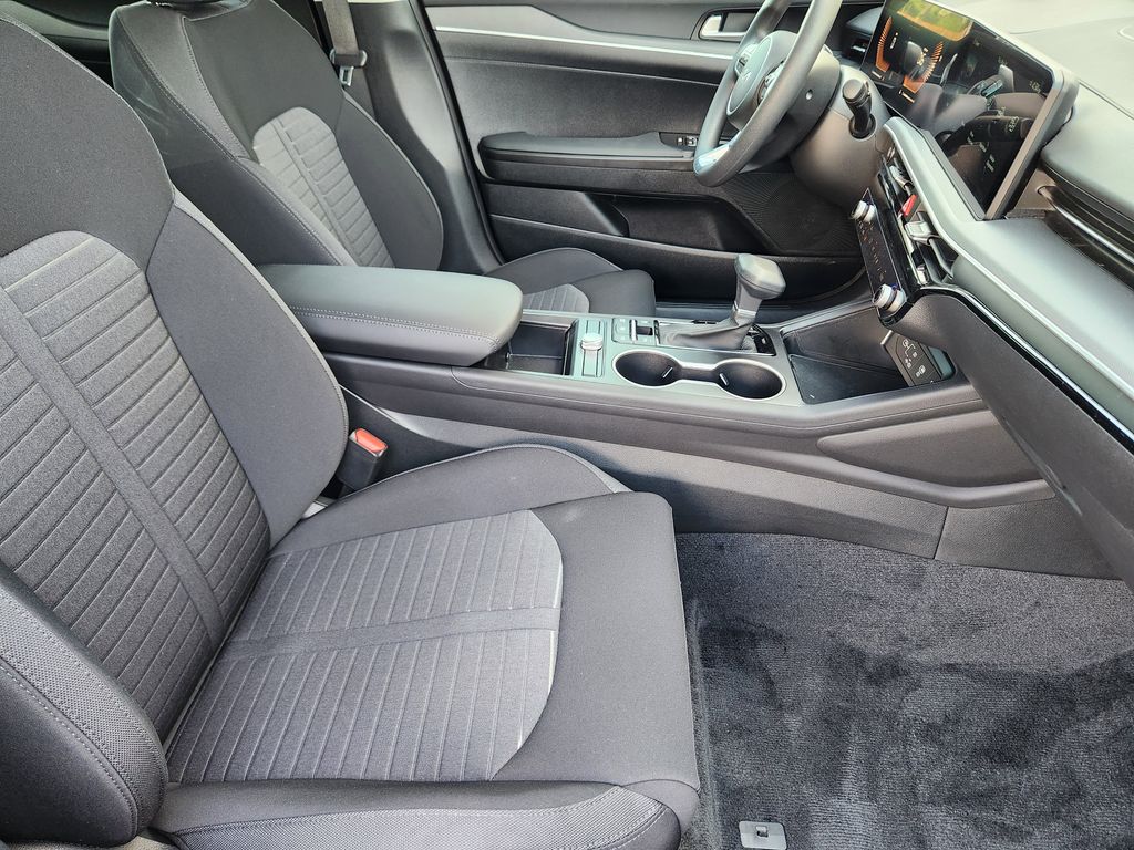 2026 Kia K5 LXS - Photo 10