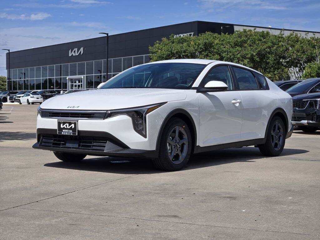New 2026 Kia K4 LXS Sedan