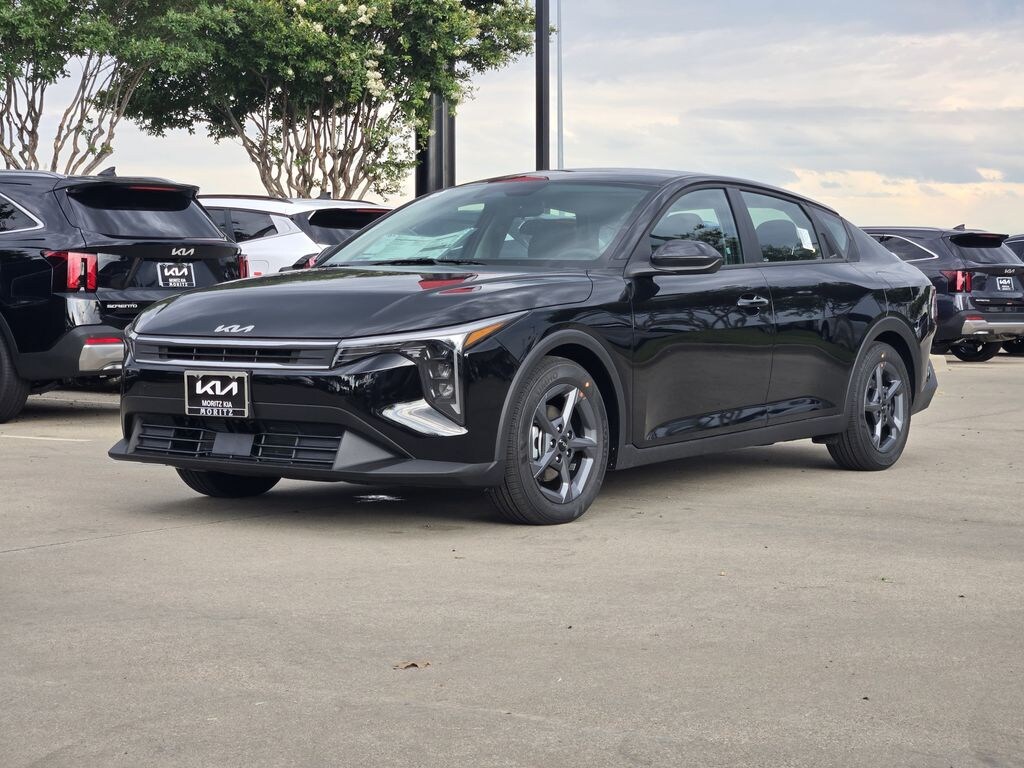 New 2026 Kia K4 LXS Sedan