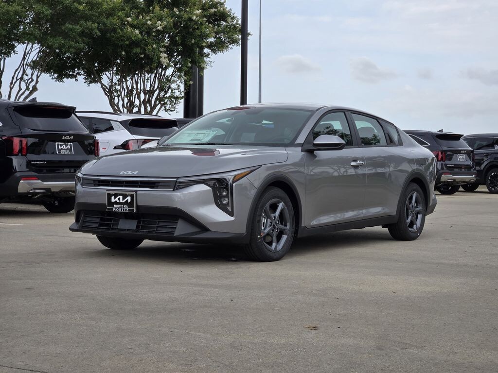 New 2026 Kia K4 LXS Sedan