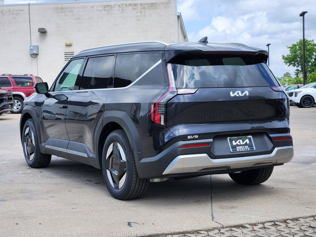 New 2026 Kia EV9 Wind SUV