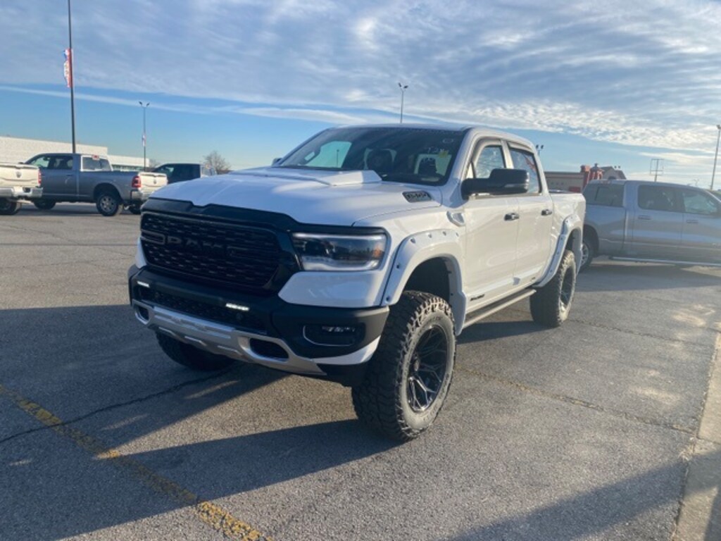 New 2024 Ram 1500 For Sale at Morlan Dodge Inc VIN 1C6SRFFT2RN104340