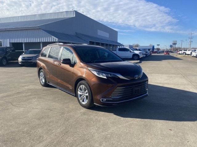 Used 2021 Toyota Sienna Limited with VIN 5TDZRKEC9MS023727 for sale in Sikeston, MO