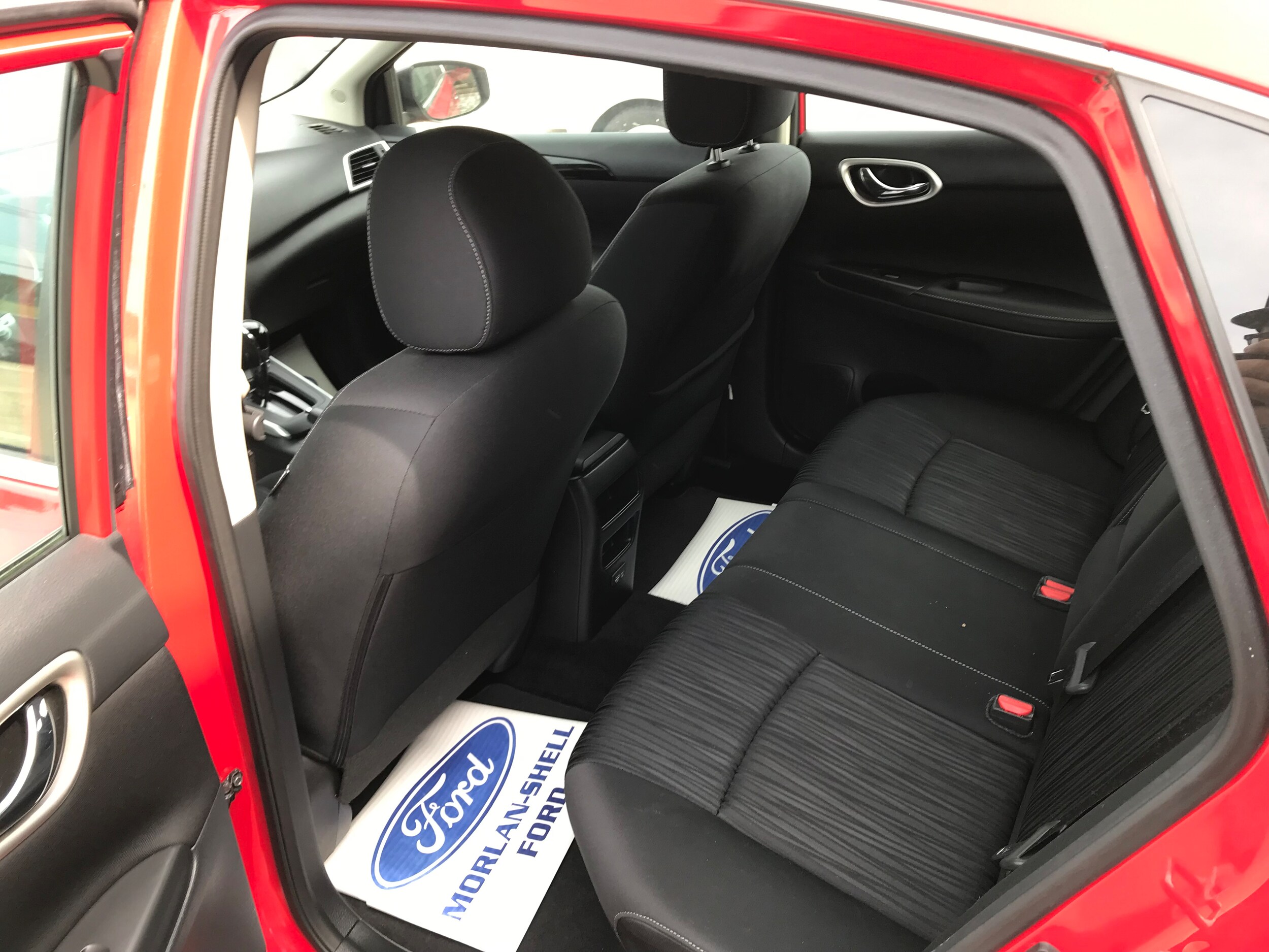 2019 Nissan Sentra SV photo 3