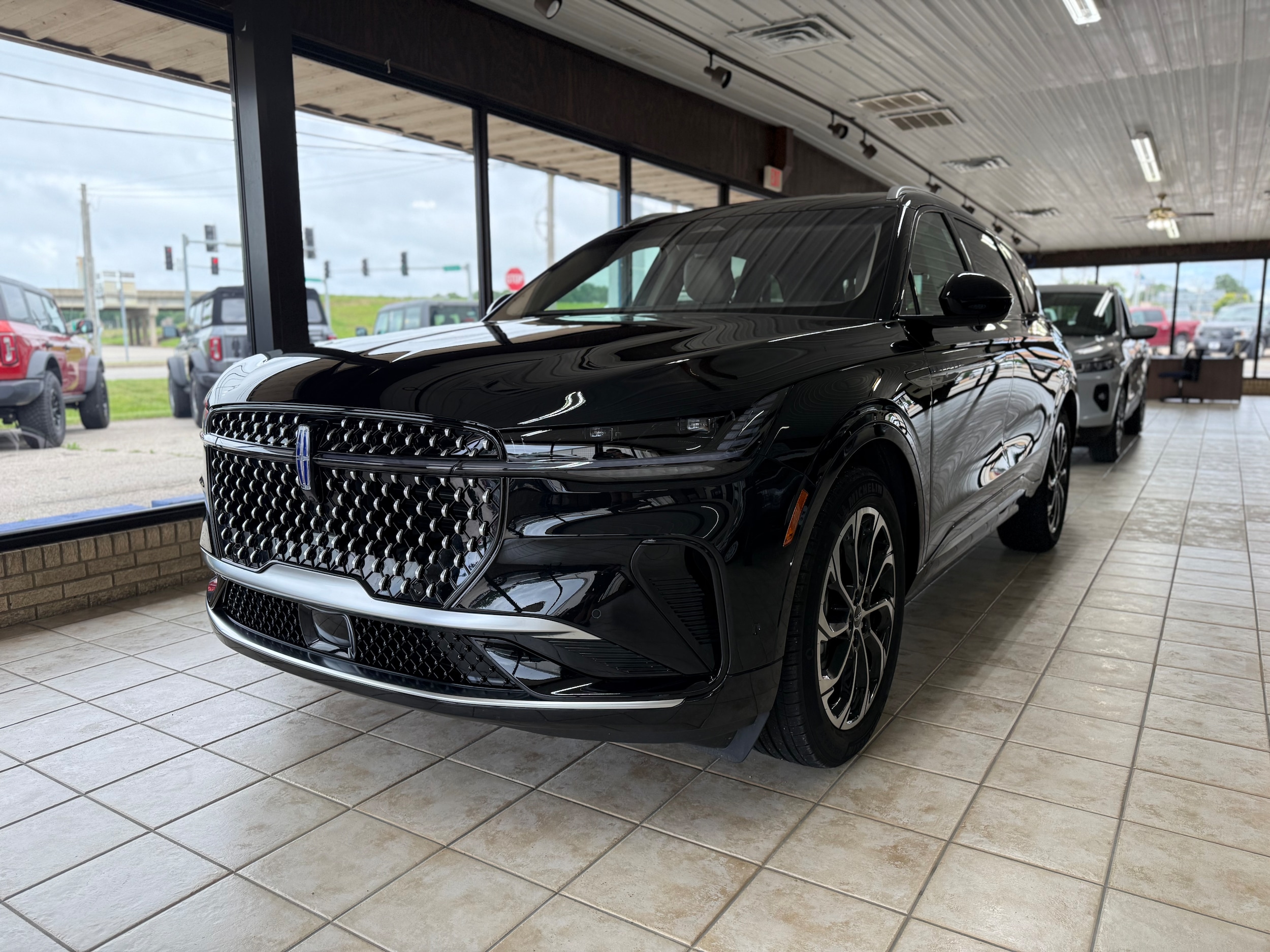 2024 Lincoln Nautilus Reserve photo 3