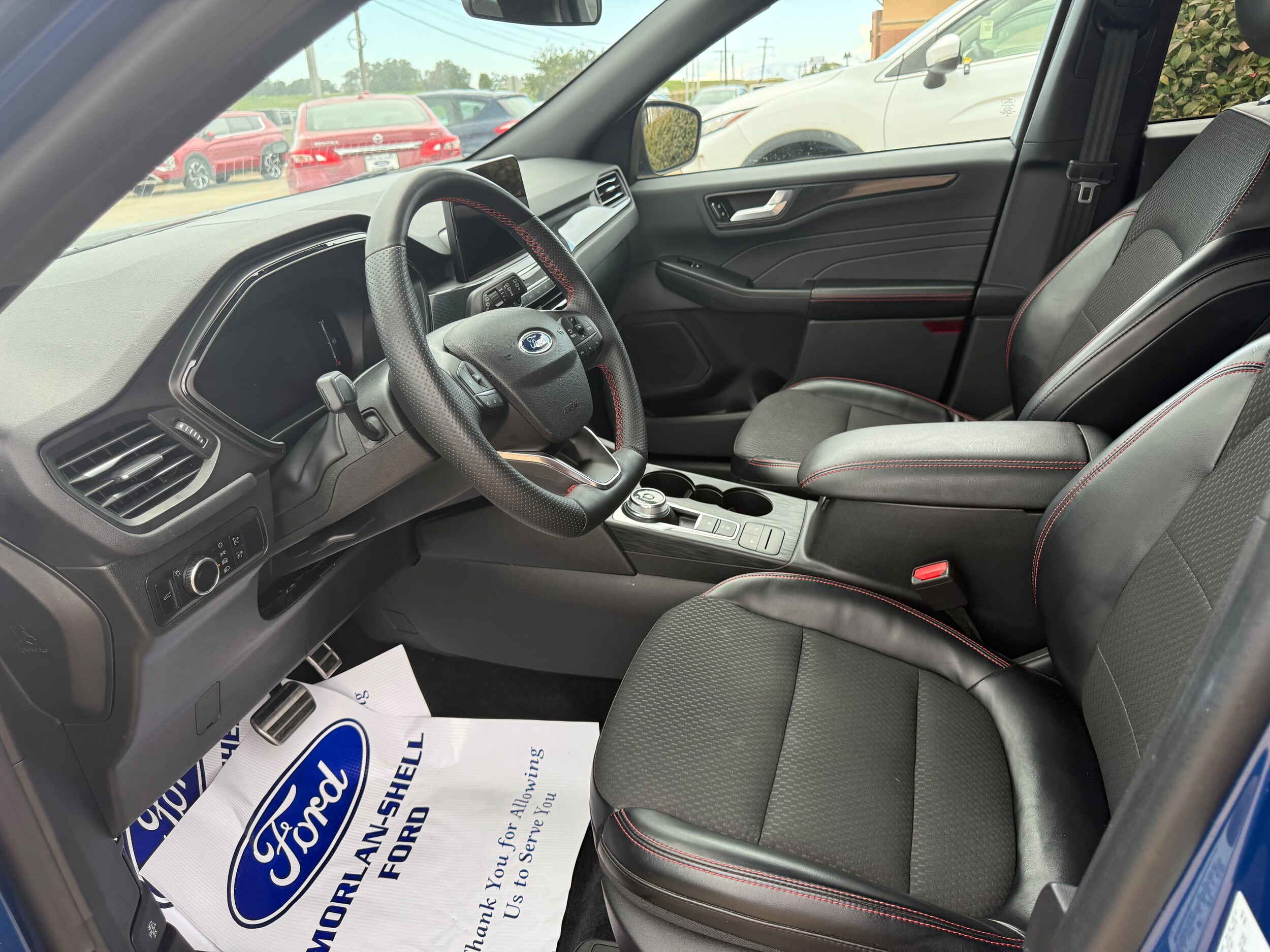 2023 Ford Escape ST-Line photo 4