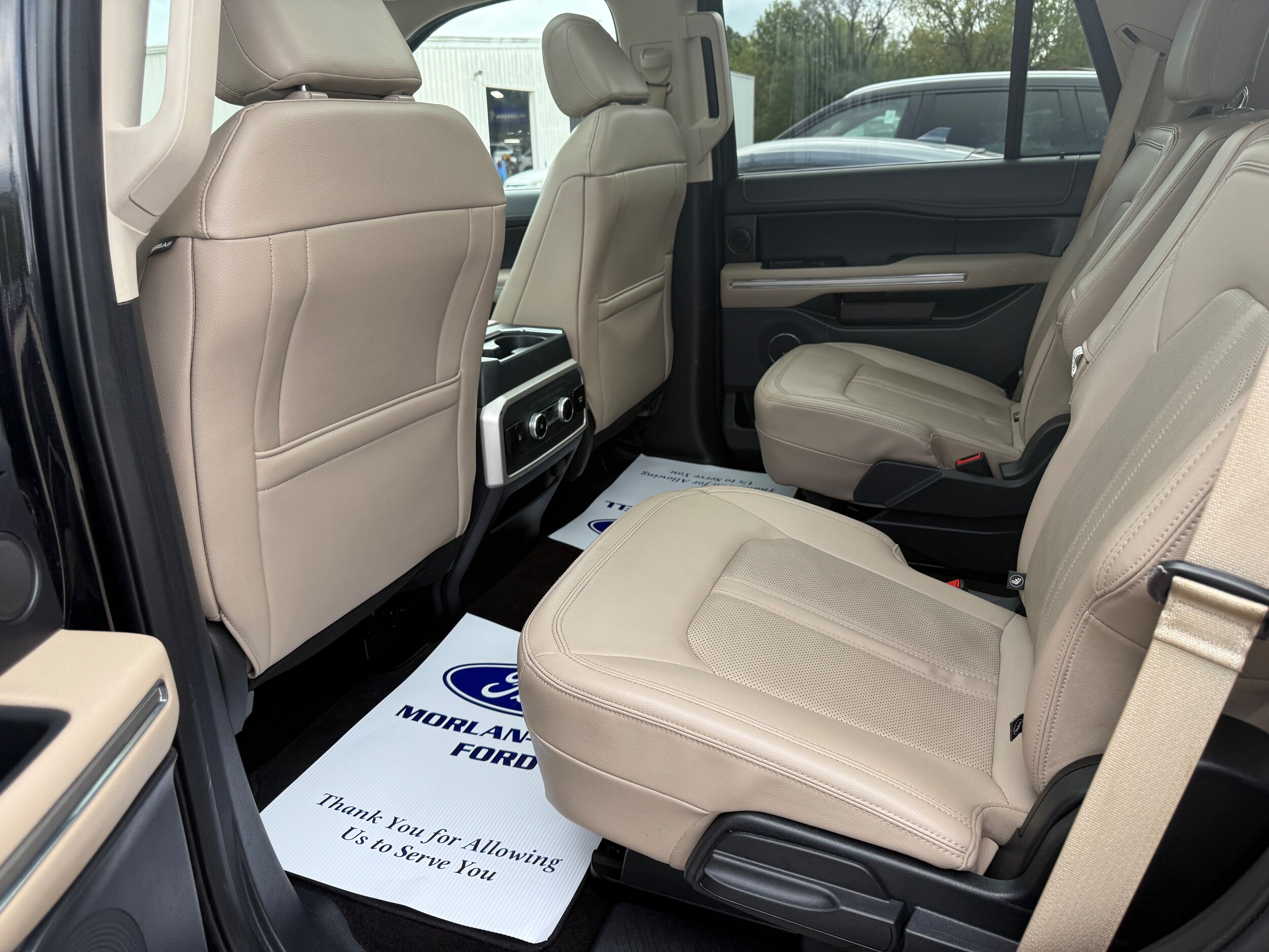 2023 Ford Expedition Limited photo 3