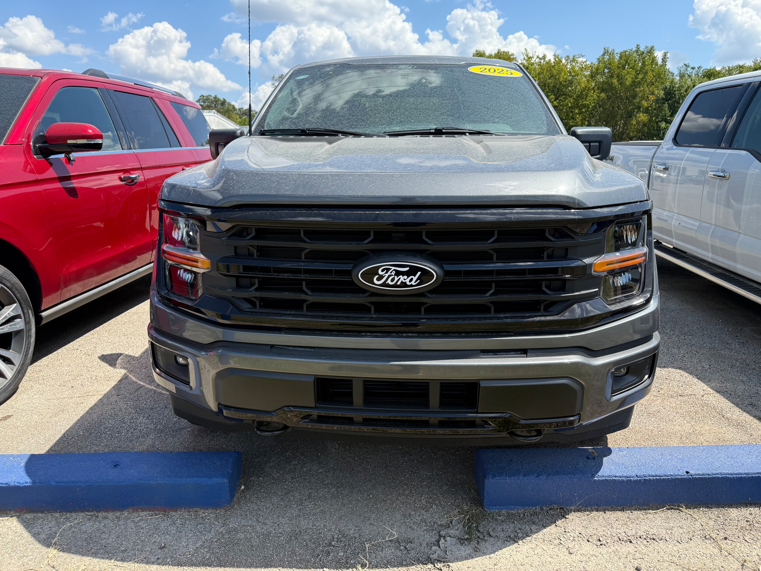 2025 Ford F-150 XLT photo 2