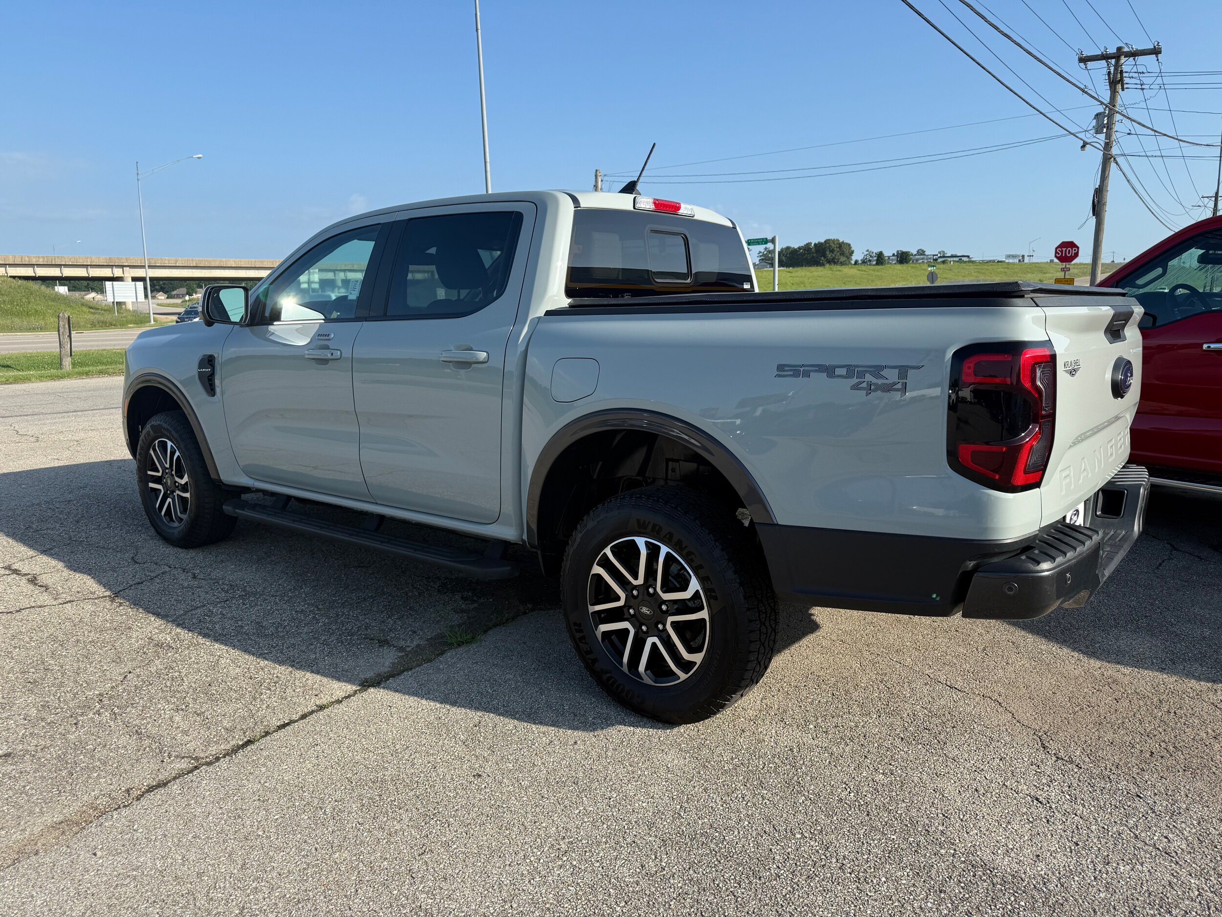 2024 Ford Ranger Lariat photo 3