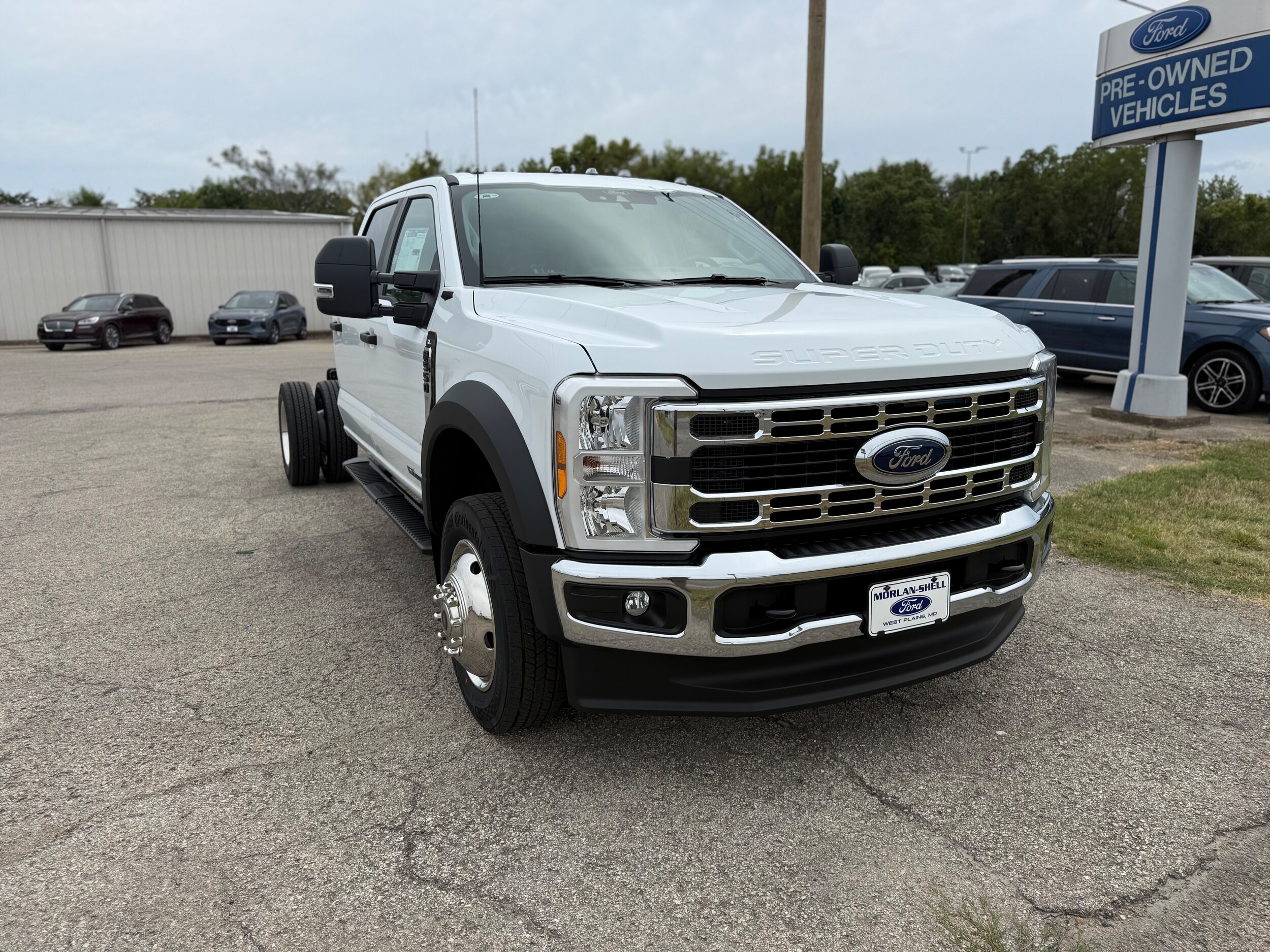 2026 Ford F-550 photo 2