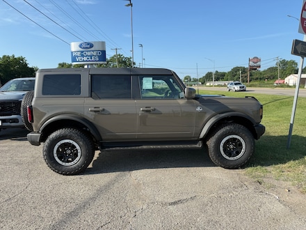 2025 Ford Bronco Outer Banks SUV