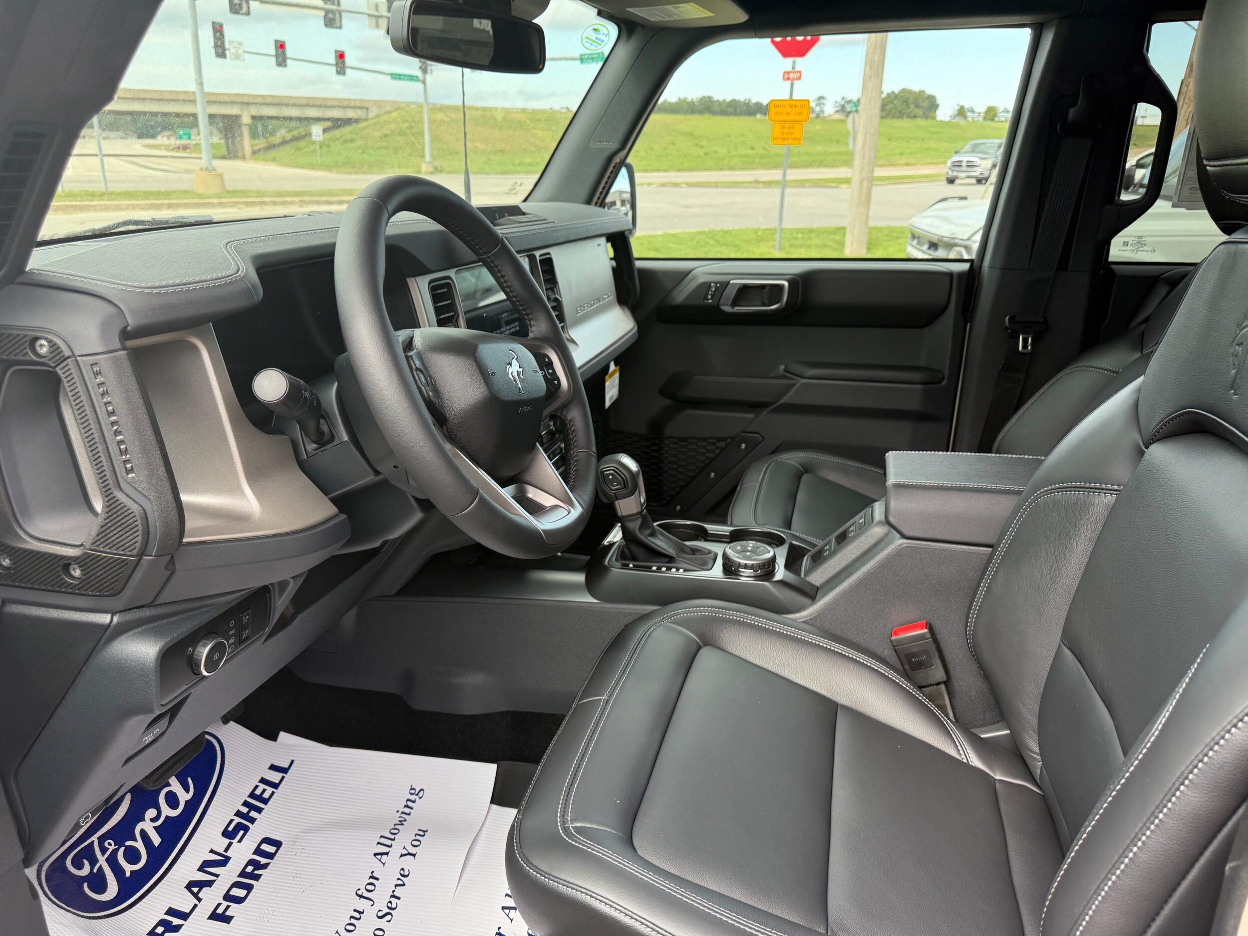 2025 Ford Bronco Outer Banks photo 2