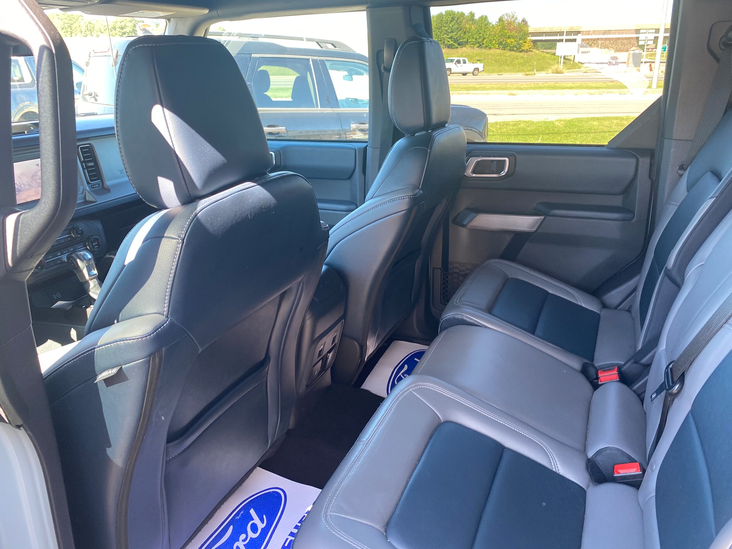 2021 Ford Bronco Base Big Bend Black Diamond Outer Banks photo 3