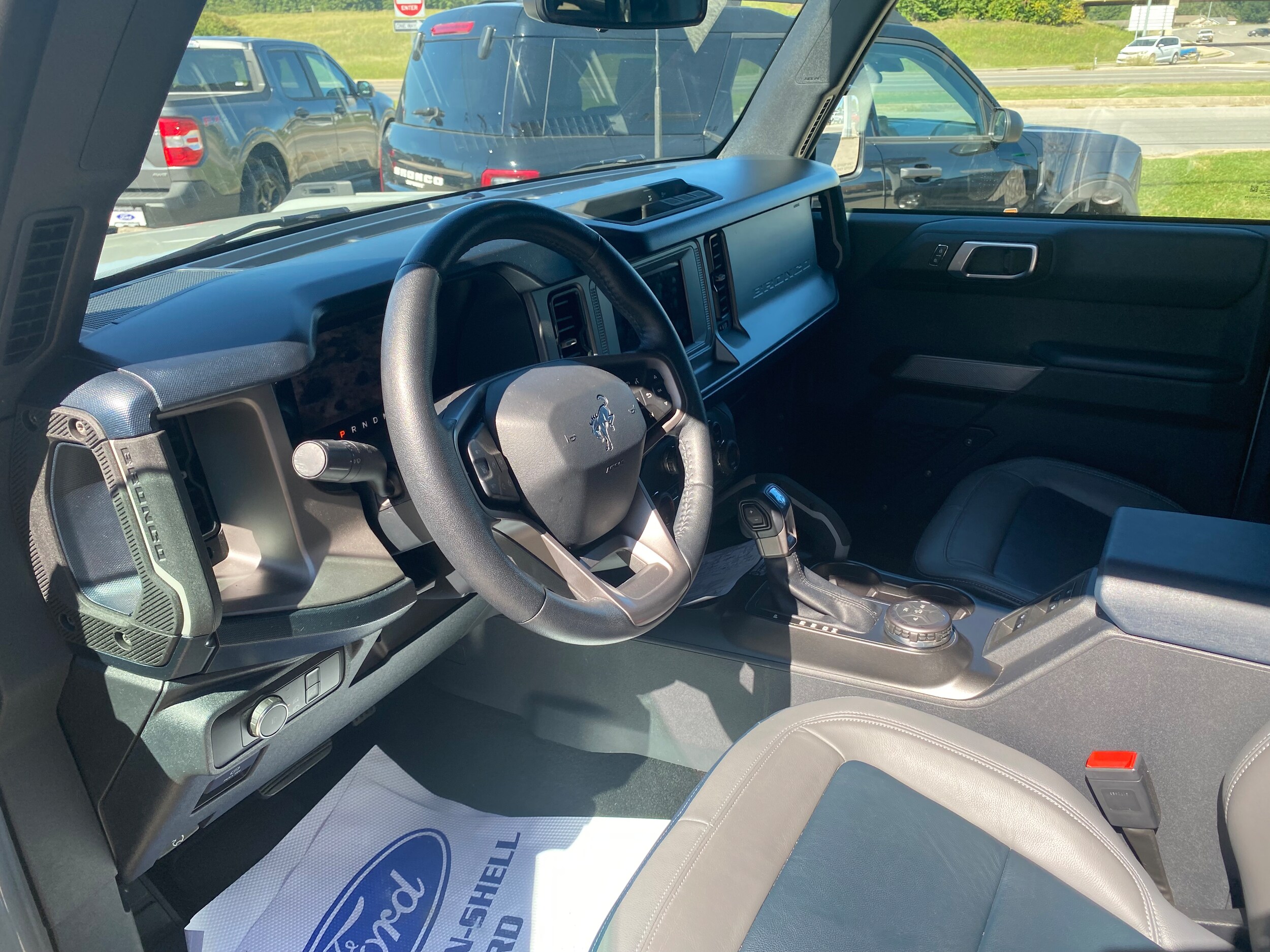 2021 Ford Bronco Base Big Bend Black Diamond Outer Banks photo 2