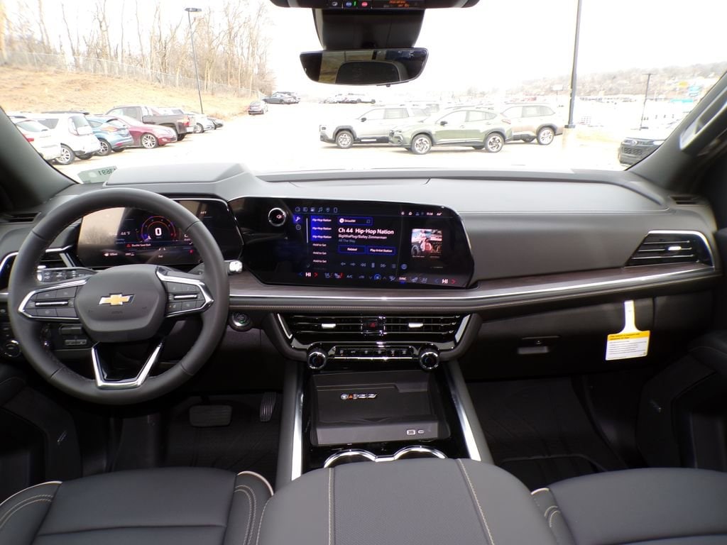 2026 Chevrolet Suburban Premier - Photo 11