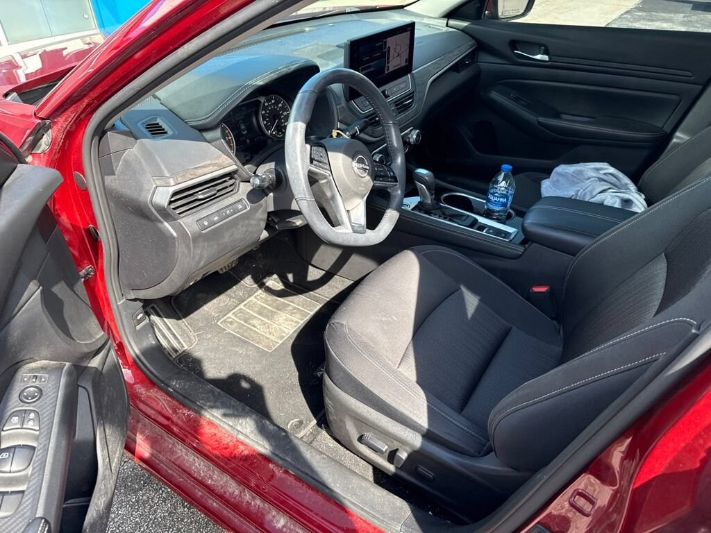 Used 2024 Nissan Altima 2.5 SV