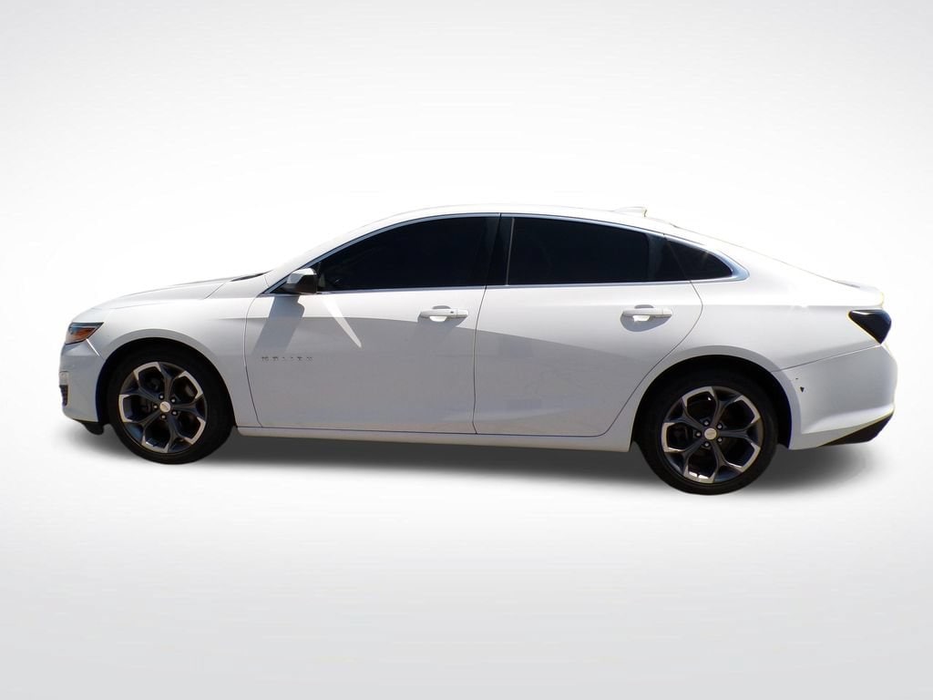Used 2020 Chevrolet Malibu 1LT with VIN 1G1ZD5ST6LF115261 for sale in Bellevue, NE