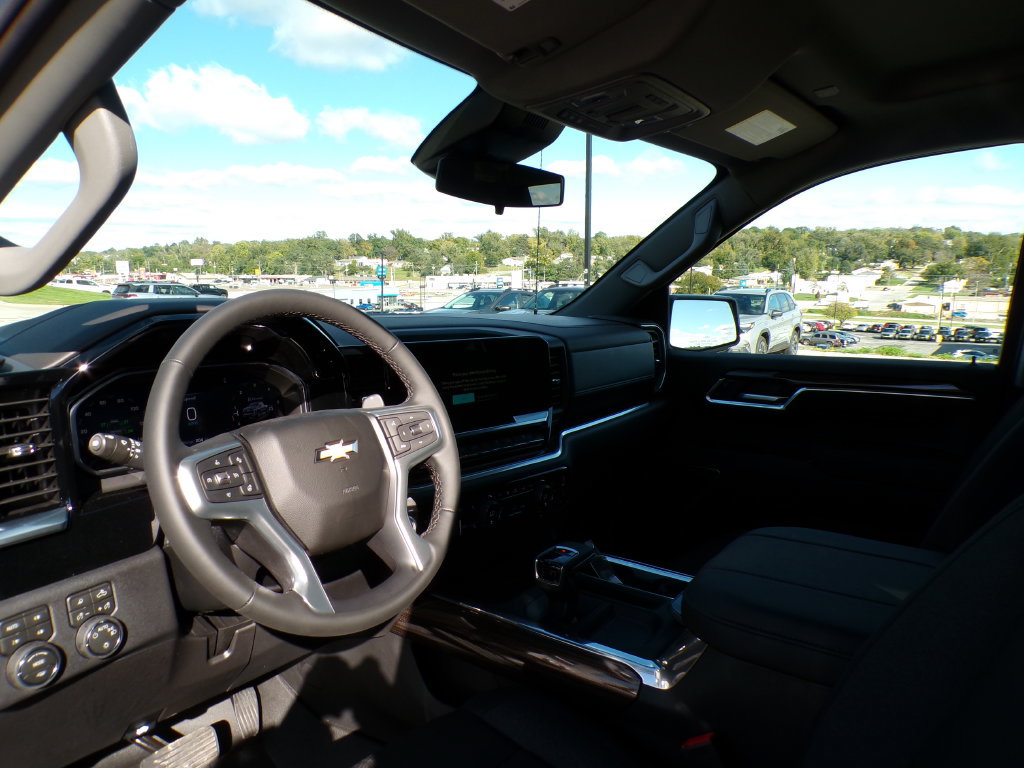 2026 Chevrolet Silverado 1500 LT - Photo 9
