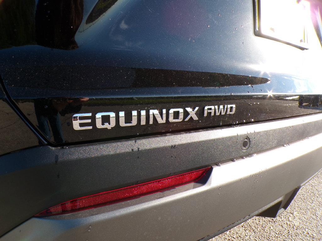2027 Chevrolet Equinox LT - Photo 14