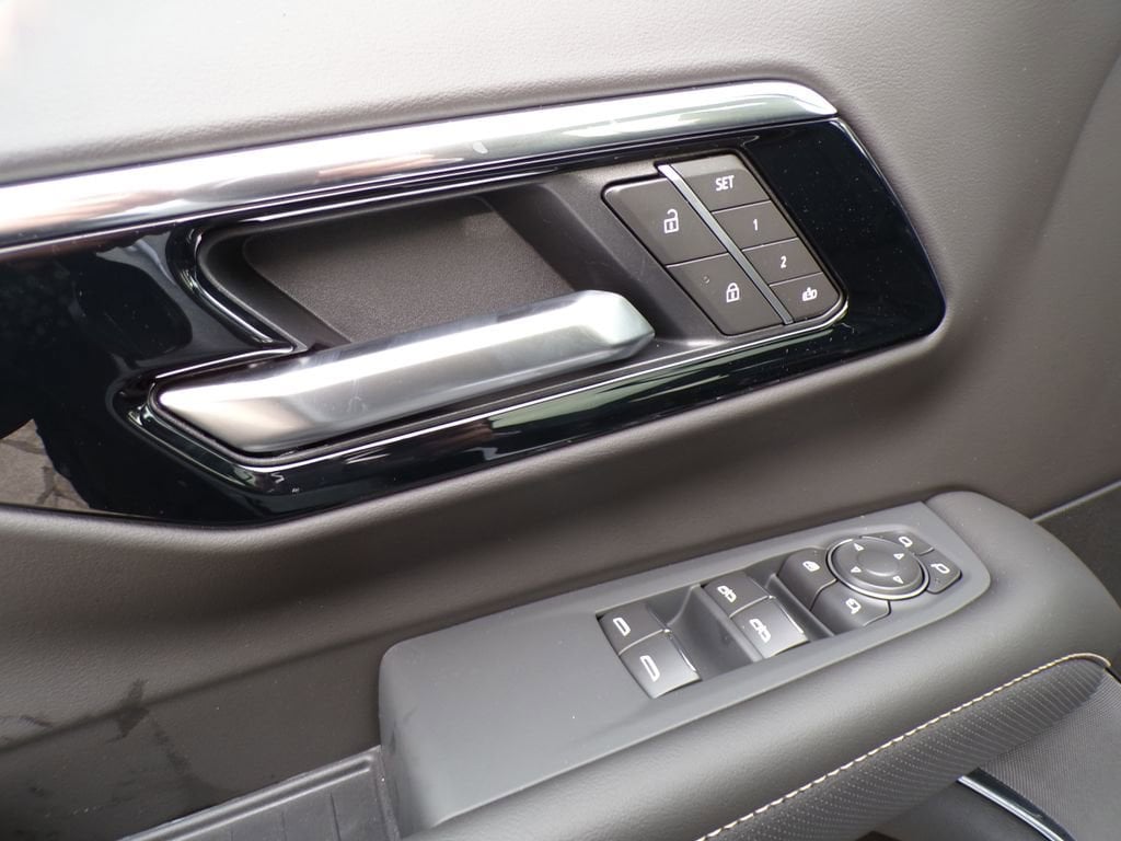 2026 Chevrolet Suburban Premier - Photo 14