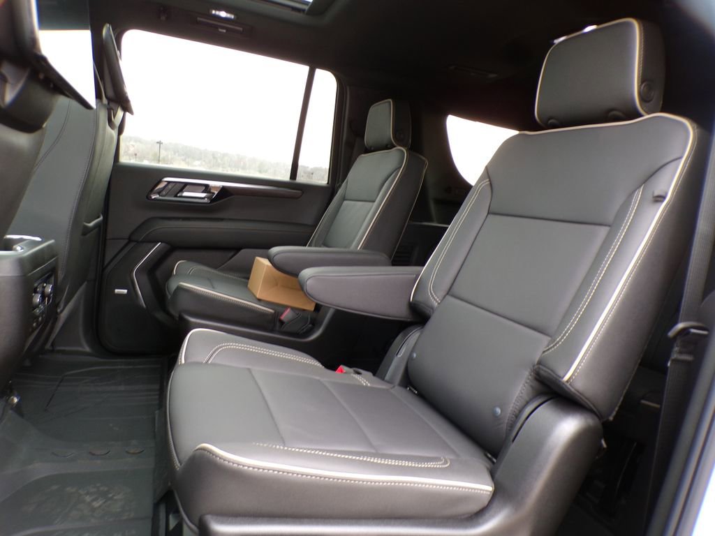 2026 Chevrolet Suburban Premier - Photo 20