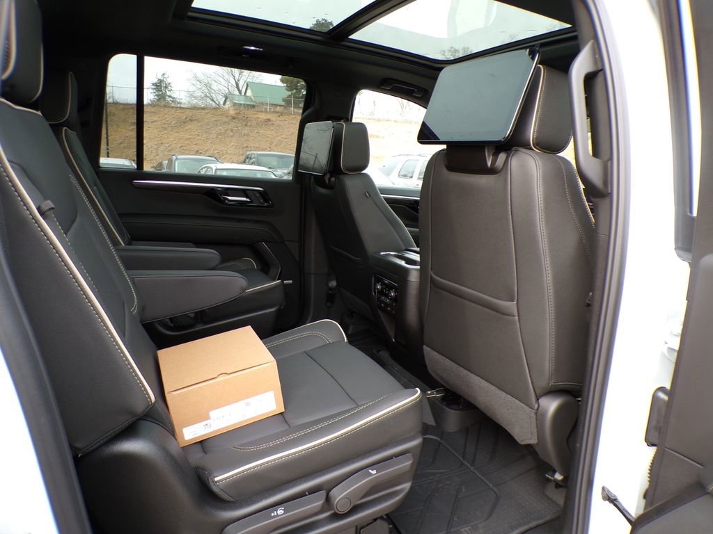 2026 Chevrolet Suburban Premier - Photo 21