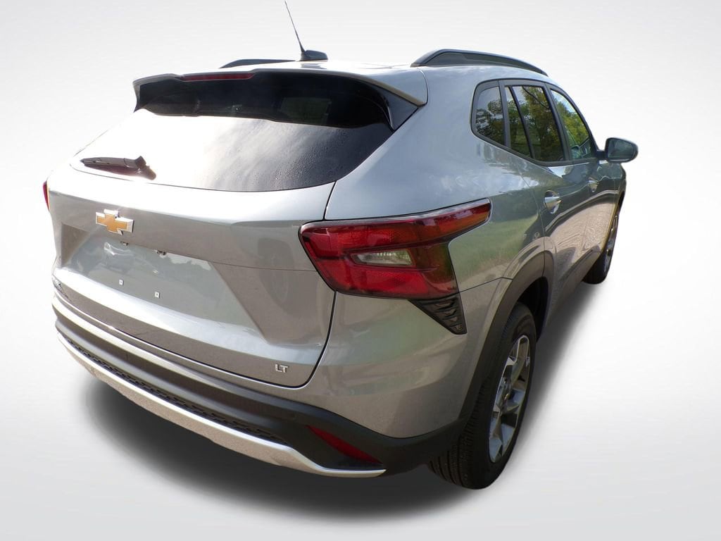2026 Chevrolet Trax LT - Photo 6