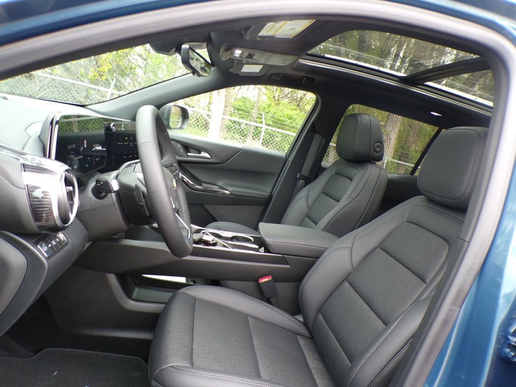 2026 Chevrolet Equinox LT - Photo 15