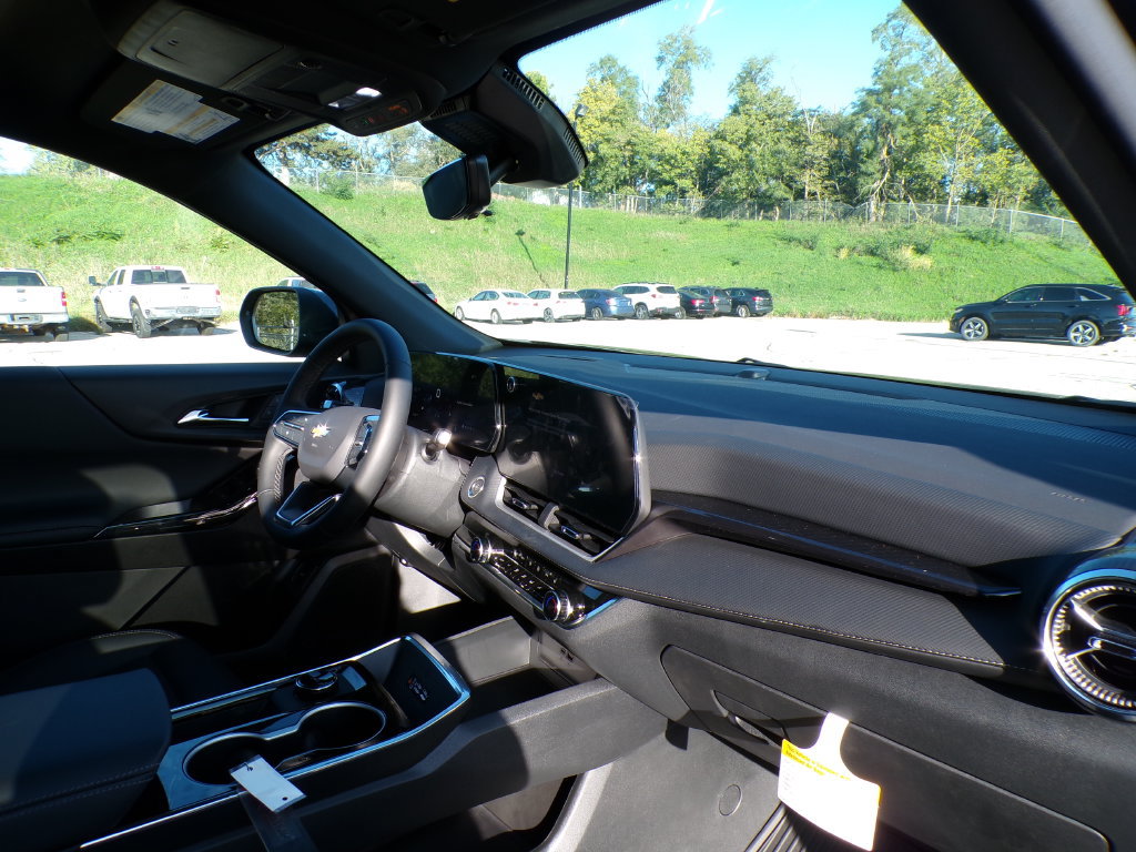 2027 Chevrolet Equinox LT - Photo 12