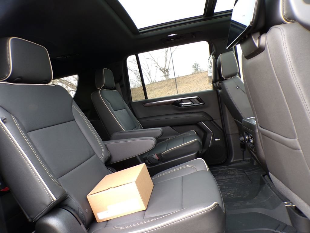 2026 Chevrolet Suburban Premier - Photo 22
