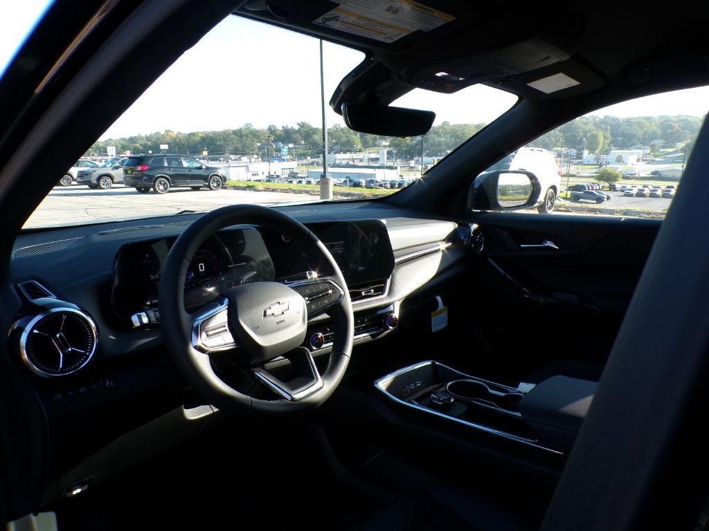 2027 Chevrolet Equinox LT - Photo 9