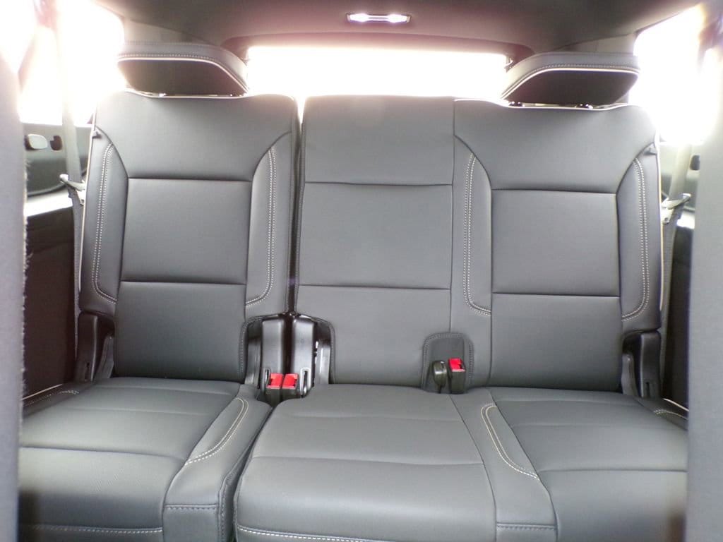 2026 Chevrolet Suburban Premier - Photo 10