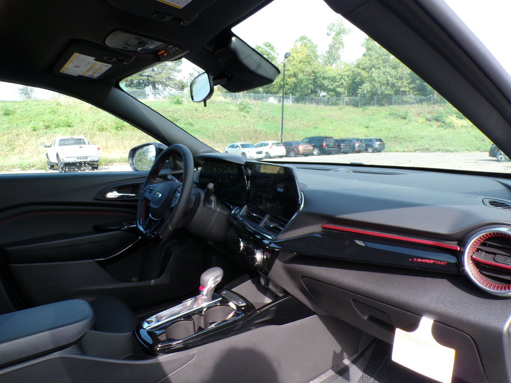2026 Chevrolet Trax RS - Photo 12
