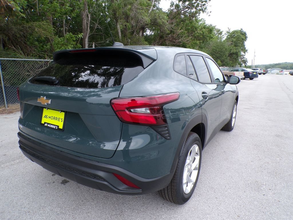 2026 Chevrolet Trax LS - Photo 5