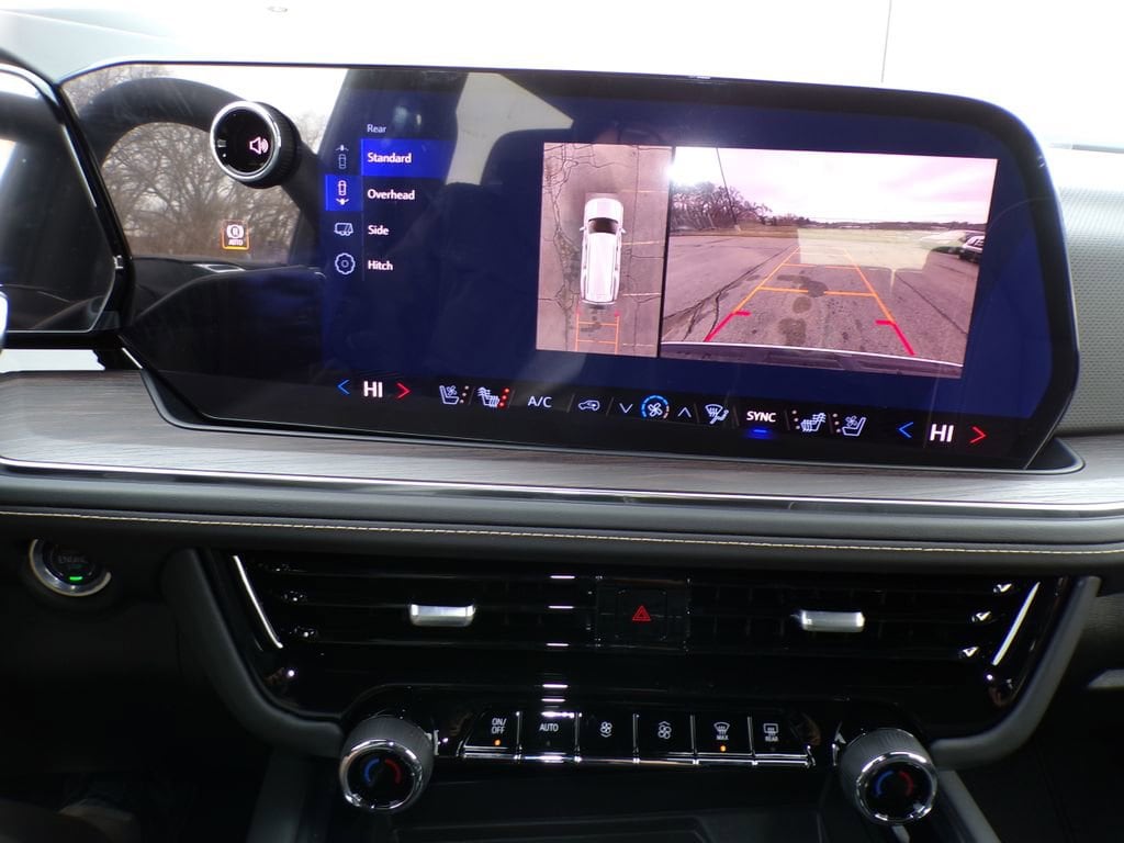 2026 Chevrolet Suburban Premier - Photo 29