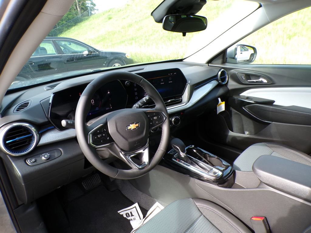 2026 Chevrolet Trax LT - Photo 11