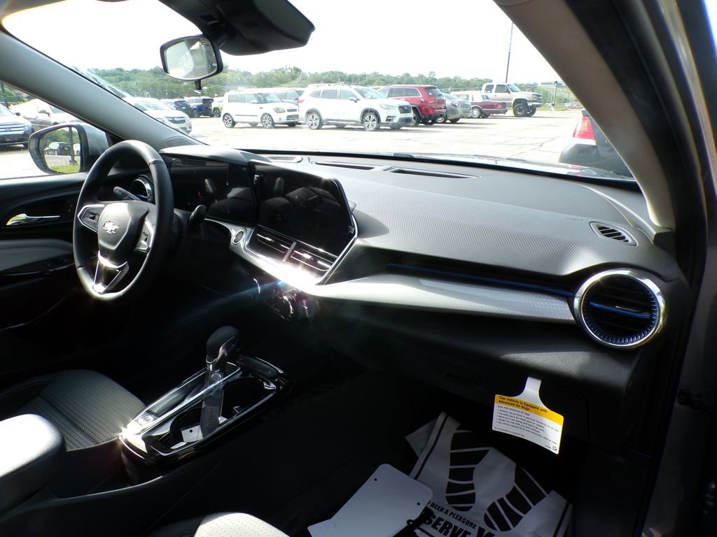 2026 Chevrolet Trax LT - Photo 14