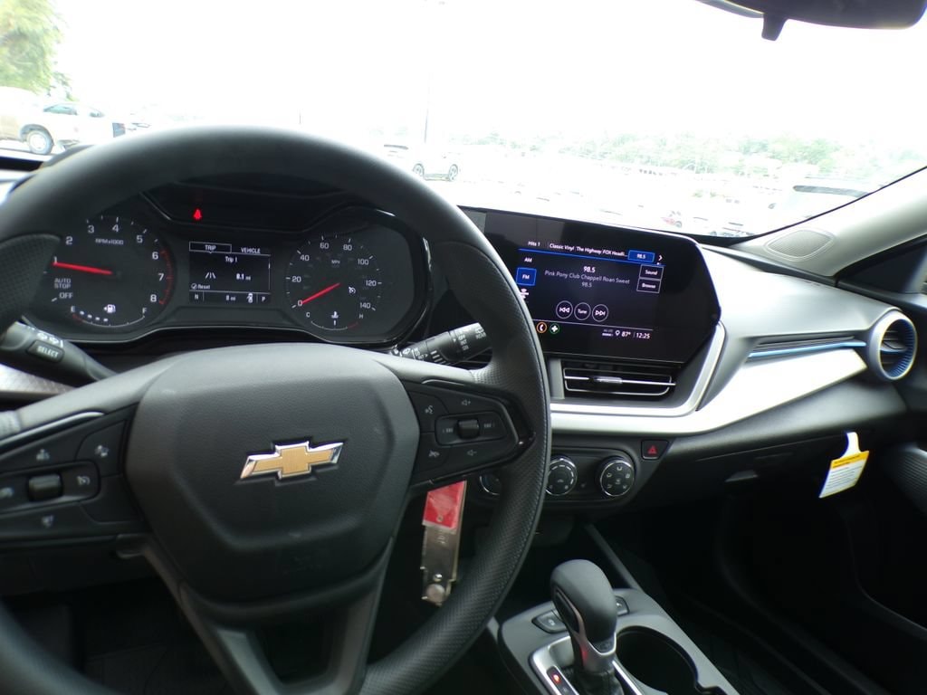 2026 Chevrolet Trax LS - Photo 10